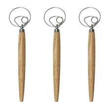 Handwerkliche Perfektion: Ergonomischer dänischer Teigbesen mit Holzgriff, Knethaken aus Edelstahl, Durchflussdesign zum Mischen von Teigen mit