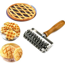 Teiggitterroller aus Edelstahl, Holzgriff, Ihr vielseitiger Küchenhelfer für perfekte Kuchen und Gebäcke, multifunktional einsetzbar zum Backen