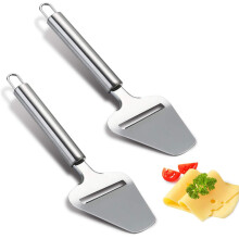 Professionel osteskærer, holdbart blad i rustfrit stål og ergonomisk håndtag til ubesværet skæring af hårde oste, kompakt og bærbart design,