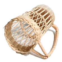 Stilvoller Pflanzenständer aus Rattan und Bambus im Vintage-Stil, mit Halterung für Glasbecher, geometrischem Muster und pflegeleicht.