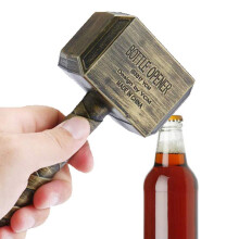 Mythic Hammer: A tökéletes sörnyitó a következő összejövetelre