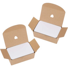 Inklusive Aufbewahrungsbox für Spender, leeren Visitenkarten aus Kraftpapier und unlinierten Karteikarten für organisiertes Basteln und den