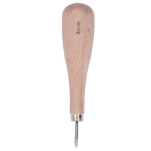 Professionele lederen priem met 4 mm dik beukenhouten handvat.