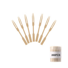 Palitos de aperitivo, espetos de bambu para sua festa elegante.