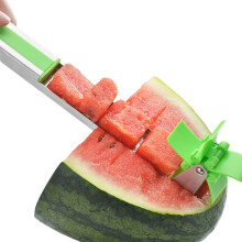 Efficiënte watermeloenblokjessnijder, inclusief meloenschepje voor een complete fruitbereiding, ruimtebesparend ontwerp met ophanggat voor