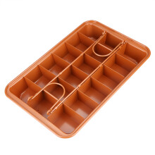 Brownieform med kant och avtagbar avdelare Snabb uppvärmning Non-stick beläggning Enkel rengöring Värmeledningsförmåga Stålkärna Elegant