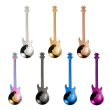 Conjunto de 7 colheres em formato de guitarra, fáceis de limpar e versáteis, em aço inoxidável, com tema musical durável, perfeitas para festas