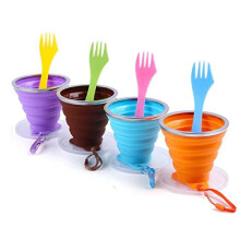 Faltbarer Silikon-Reisebecher für Outdoor-Aktivitäten, aus BPA-freiem, lebensmittelechtem Silikon, mit Edelstahlrand und Kunststoffdeckel,