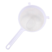 Hvit plastsil, sammenleggbar netting sikrer fleksibilitet i ulike bruksområder, hengende maljer forenkler praktisk oppbevaring, 18 cm diameter