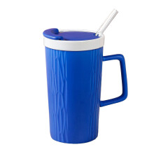 Mug élégant en porcelaine durable, alternative à l'acier inoxydable, avec couvercle et paille. Céramique écologique à parois épaisses. Idéal
