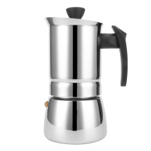 Hittebestendige koffiemaker, geschikt voor diverse fornuizen, inclusief roestvrijstalen espressokopjes voor uw perfecte kop koffie.