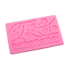 Silikonform für Fondantblumen, wiederverwendbar und leicht zu reinigen, ideal zur Dekoration von Fondanttorten.