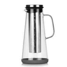 Garrafa de vidro borossilicato com tampa hermética para infusão a frio, que mantém a bebida fresca por mais tempo e oferece múltiplos usos em sua