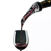 Carafe à vin magique New Magic avec bec verseur et aérateur pour vin rouge. Outil de versement rapide