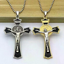 Pendentif croix vintage représentant le Saint Jésus, idéal pour des créations en alliage, des loisirs