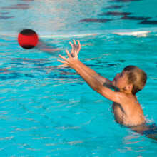 Kinder-Pool & Strand Wasser-Sprungball Outdoor Familien-Sportspiel Schwarz+Rot