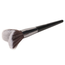 L Size Face Shadowing Brush Heart Shaped Soft Hair for Fine Detail and Blending