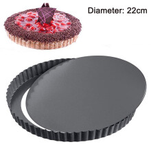 Réalisez des tartes parfaites avec style grâce à ce moule à tarte de 22 cm de diamètre en acier au carbone antiadhésif.
