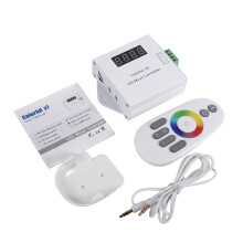 Rialaitheoir Ceoil RGB LED le Cianrialtán RF, Gile Soilsithe Inchoigeartaithe agus Luas Súgartha Dinimiciúil Teicneolaíocht PWM Modúl Feidhme