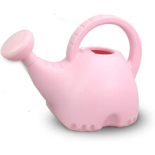 Vannkoker for barn med avtakbar dyse og ergonomisk balanse, slitesterkt design for morsom hagelek i blått hus, rosa hode, 18 cm bredt x 23 cm høyt