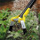 Enxada de jardim com estribo, ferramenta para capinar com cabeça triangular e cabo longo ergonômico de 1,2 m. 6