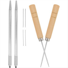 Ferramenta de tricô para reimplantar cabelo de boneca, ideal para projetos de faça você mesmo.