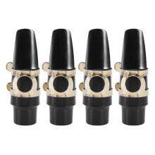 4x Altsaxofoonmondstuk van kunststof met dop, metalen gesp, mondstukpatches, pads en kussentjes.