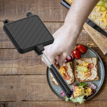 Forma antiaderente para sanduíches, frigideira, torradas e outros alimentos. Ideal para preparar panquecas, pães e outros itens de cozinha.