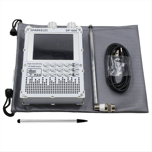 Rádio DP-666 de alta sensibilidade com tela sensível ao toque IPS de 2,8 polegadas e tecnologia TEF6686, com transmissão em FM, AM e ondas curtas.