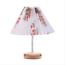 Lampe de chevet tricolore pour chambre à coucher, lampe de table vintage en tissu plissé USB avec base en bois et rainure de fixation