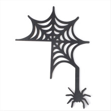 Decoração de canto de porta de Halloween com rede de aranha para toda a família.