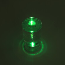 Vela de LED decorativa com toque, à prova d'água e alimentada por bateria para celebrações inesquecíveis.