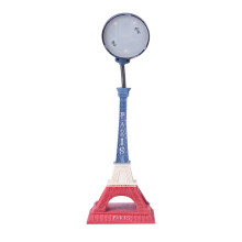 Luminária Torre Eiffel de resina, design elegante com acabamento de alta qualidade, cúpula criativa em formato de torre, alimentada por bateria