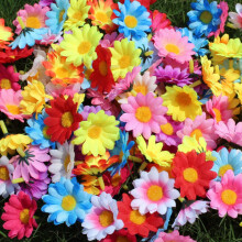 Decoração artesanal para projetos, flores de margarida em diversas cores para um casamento encantador, elegância em tecido de seda, perfeita para