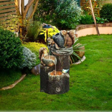 outdoor-wasserbrunnen-eichhoernchen-skulptur-solar-betrieben-wasserfeature-led