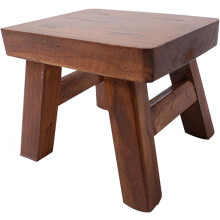 Elegante massief houten opstap voor kinderen en volwassenen, behandeld met natuurlijke houtolie. Stevige en duurzame houten opstap van massief
