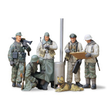 Tamiya 300035212 – 1: 35 WWII Figures set German soldiers orders (5).