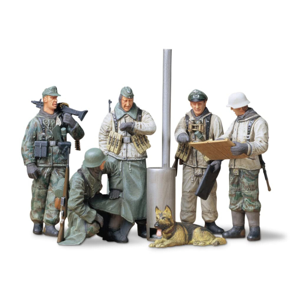 Tamiya 300035212 – 1: 35 Wwii Figures Set German Soldiers Orders (5).