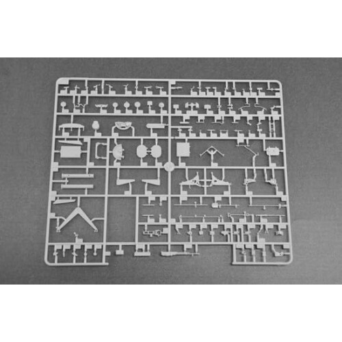 Trumpeter Russian 2S19 SelfPropelled Howitz Model Kit, 152mm 1