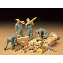 Tamiya Set of figurines of tank loading crew, WWII period, 300035188, 1:35