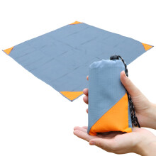 Orga'Neat Pocket Picknickdeken, Zandbestendig Lichtgewicht Campingzeil, 55x60" Vouwbaar & Past in Kleine Tas