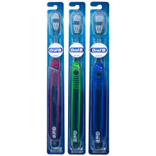 Oral B Indicator Toothbrush, Soft Compact Head (colors may vary)