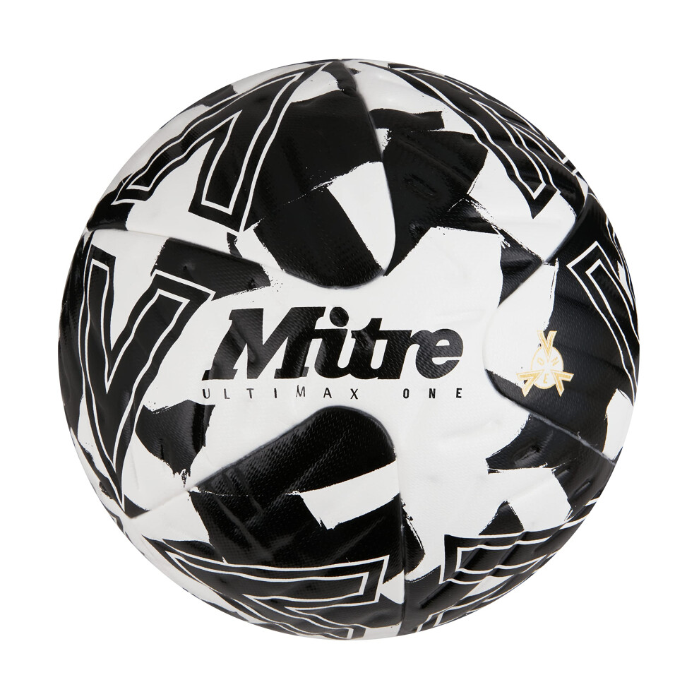 Mitre (4, White/Black/Black) Ultimax One Football