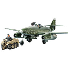 TAMIYA 25215 Me262A-2A & Kettenkraftrad 1:48 Model Kit