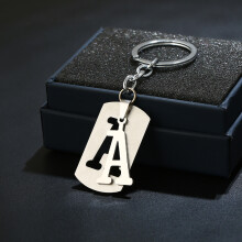 Conjunto de chaveiros simples com iniciais de A a Z, pingente de metal com design exclusivo em aço inoxidável, chaveiros com letras em camadas para