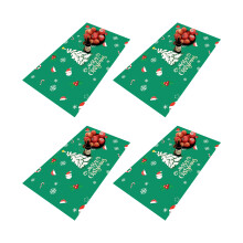 Hittebestendige PVC placemats set van 4 met kerstdecoraties en Scandinavisch patroon. Antislip, waterbestendig, gemakkelijk schoon te maken en