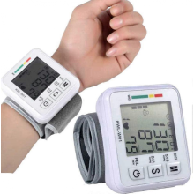 Wrist blood pressure monitor, accurate and fast heart rate detector, real-time monitoring widescreen clinical digital wristband, automatic