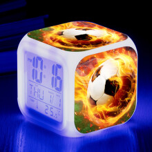 LED-vekkerklokke med fargerikt nattlys, digital vekkerklokke, barnevennlig design, LED-vekkerklokke, fotballmønster, glød, stille drift,