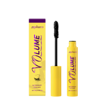 Schwarze Mascara, natürlich gekräuselt, keine Klumpen, täglich hell
