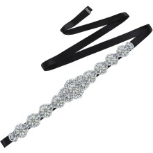 Crios Bainise le Maisiúchán Rhinestone Lonrach, Crios Rhinestone Lámhdhéanta le hÚsáid Ilúsáideach agus Satin Déthaobhach, Gabhálas Gúna